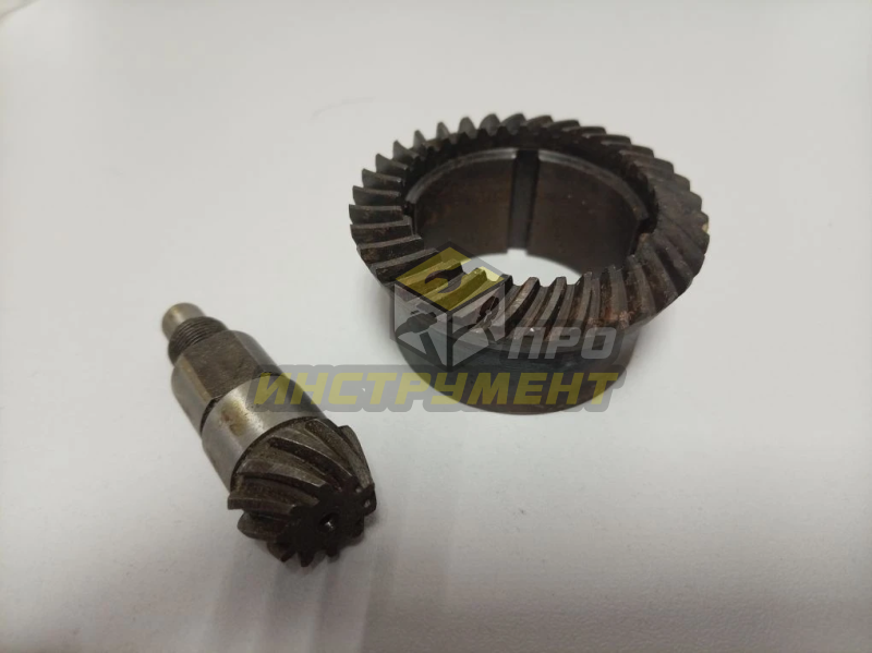 Шестерня с валом перфоратора 50*25*33,34-зуб, 4паза, L вала 48