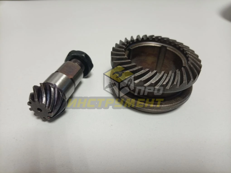 Шестерня с валом перфоратора Китай (48*30/18) с урезанной юбкой